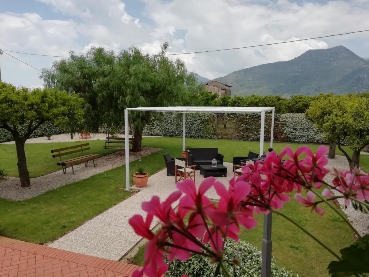 Bed and Breakfast Il Giardino Delle Zagare Fondi Exterior foto